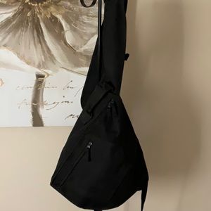 Crossbody knapsack